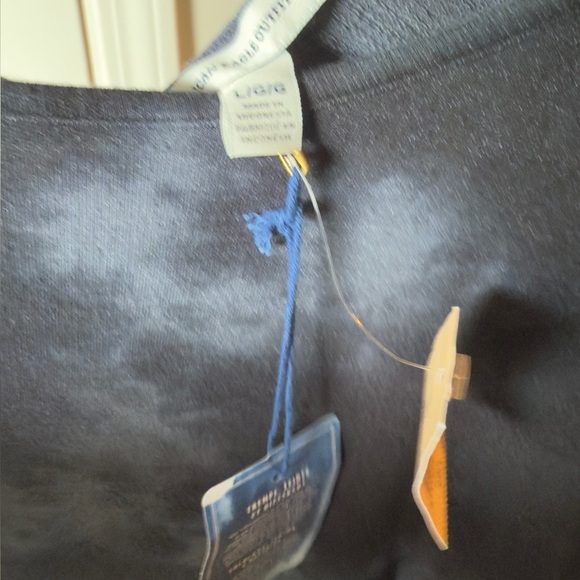 American Eagle criss cross tshirt - Picture 3 of 4